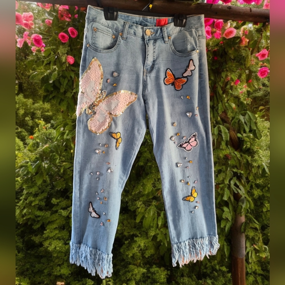 V. Cristina Butterfly Embellished Oversized Cropped Jeans With Fringed Hem